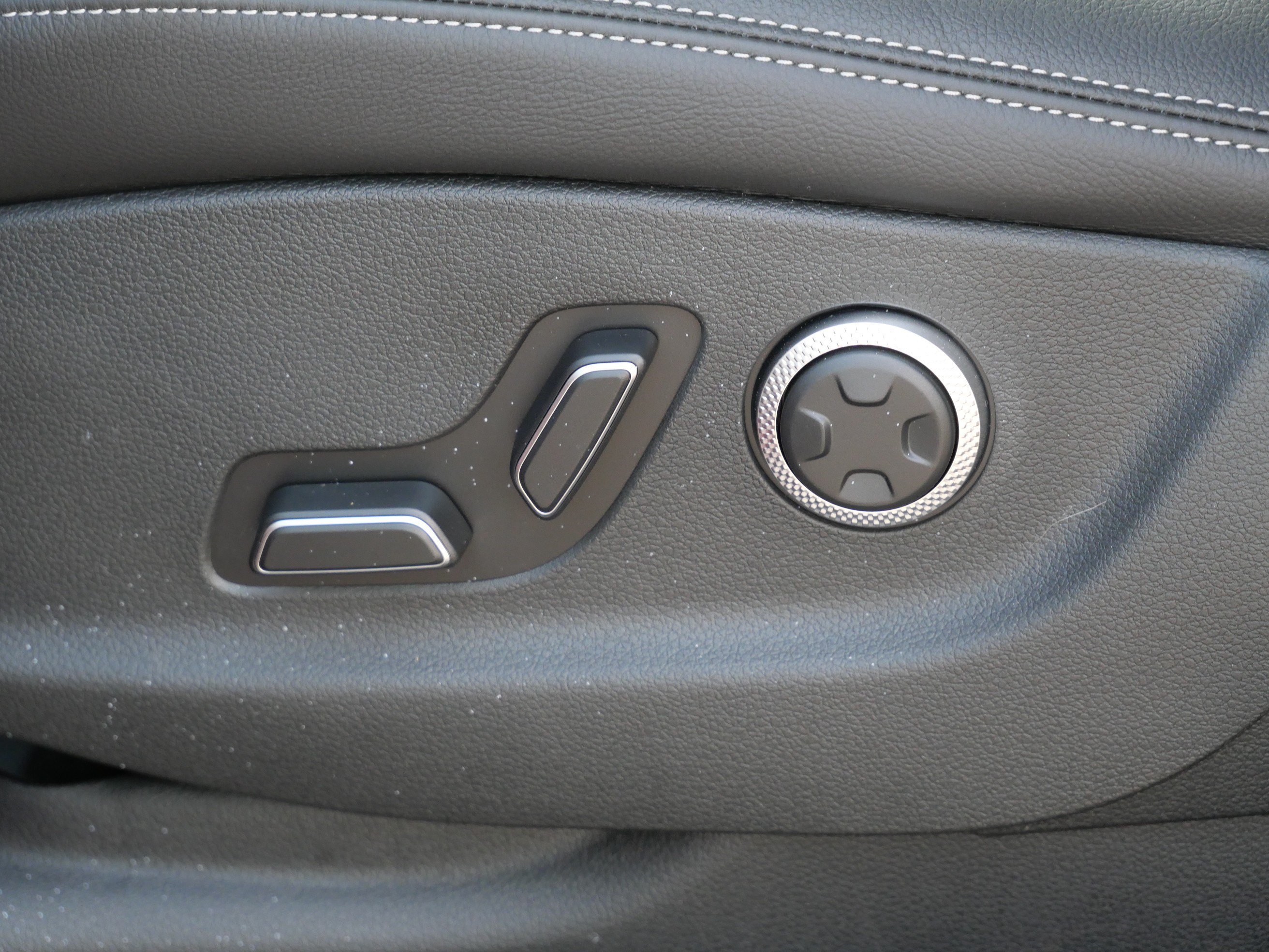 2026 GENESIS GV70 Advanced - Photo 5