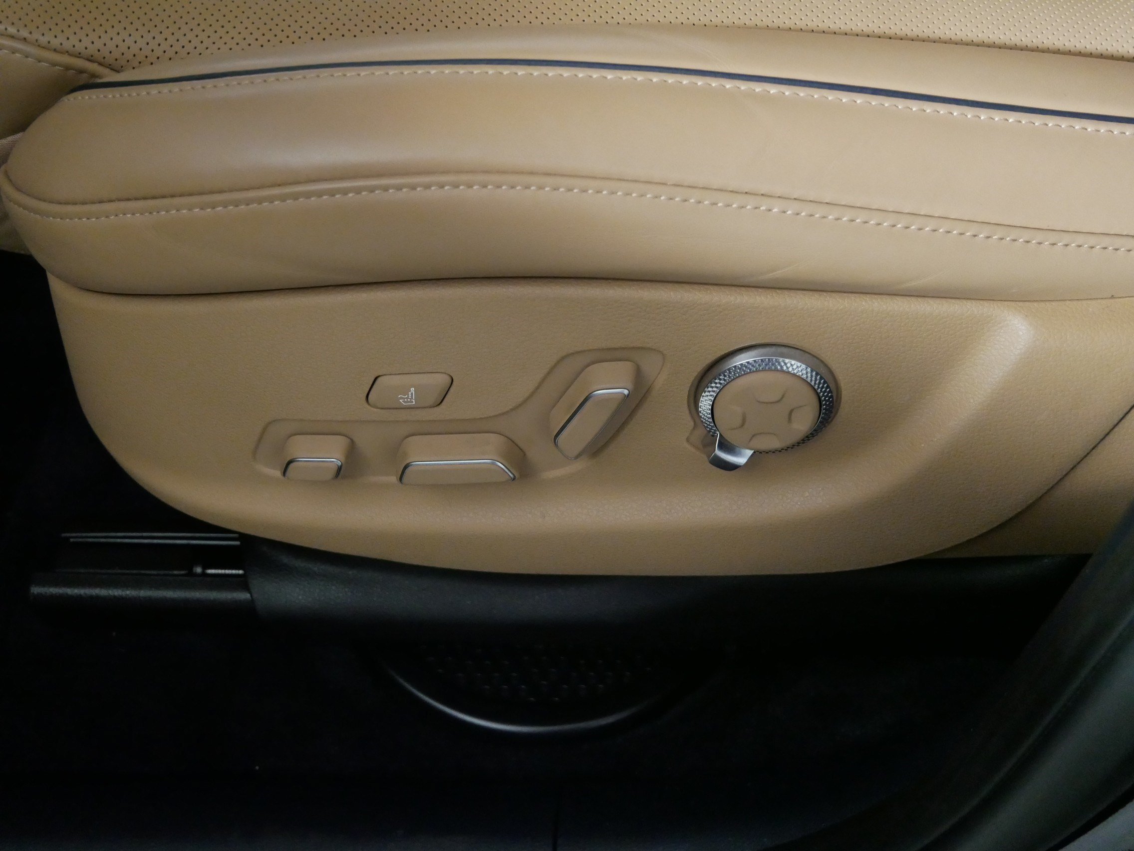 Certified Used 2024 Capri Blue Genesis  image 20