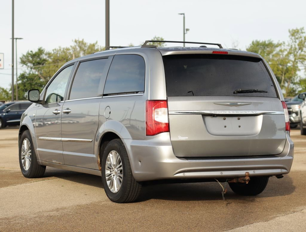 Used 2014 Silver Chrysler Touring-L 30th Anniversary image 5