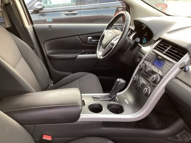 Used 2014  Ford SEL image 19