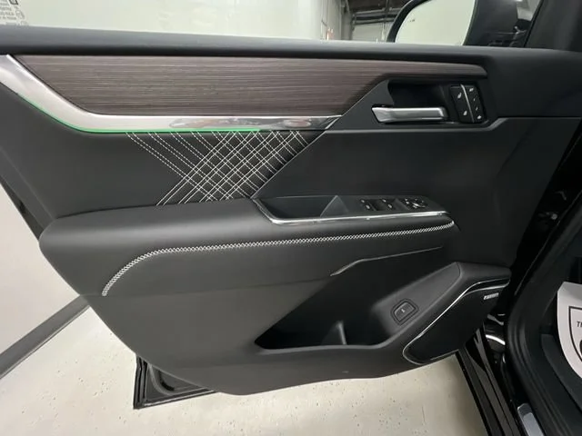 2027 GMC Acadia Denali - Photo 24