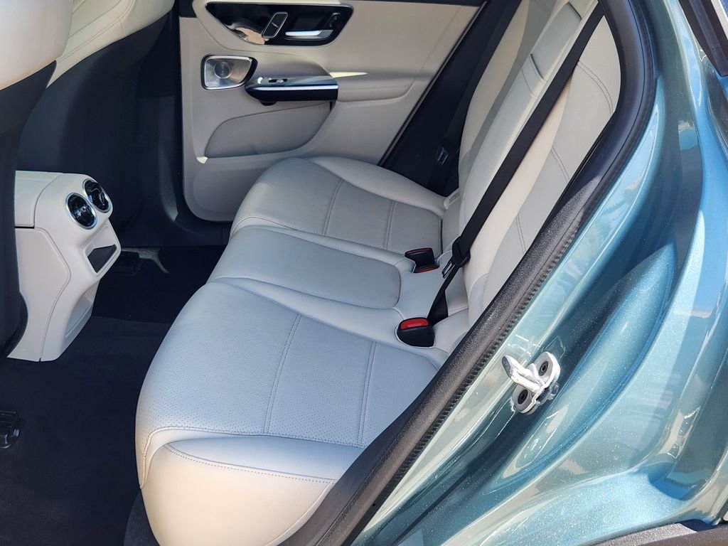 New 2027 Verde Silver Metallic Mercedes-Benz GLC 300 4MATIC® image 18