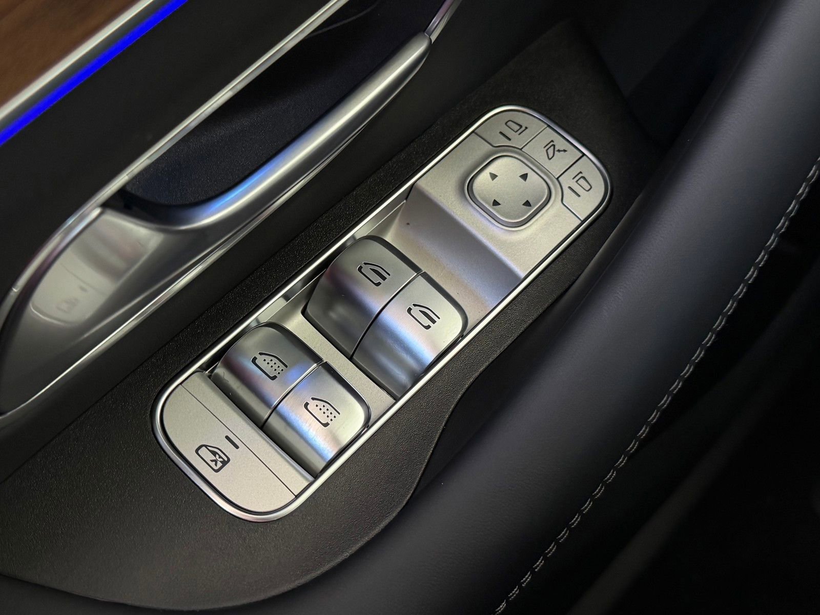 New 2026 MANUFAKTUR Silicon Grey Mercedes-Benz AMG® GLE 63 S 4MATIC+ SUV image 44