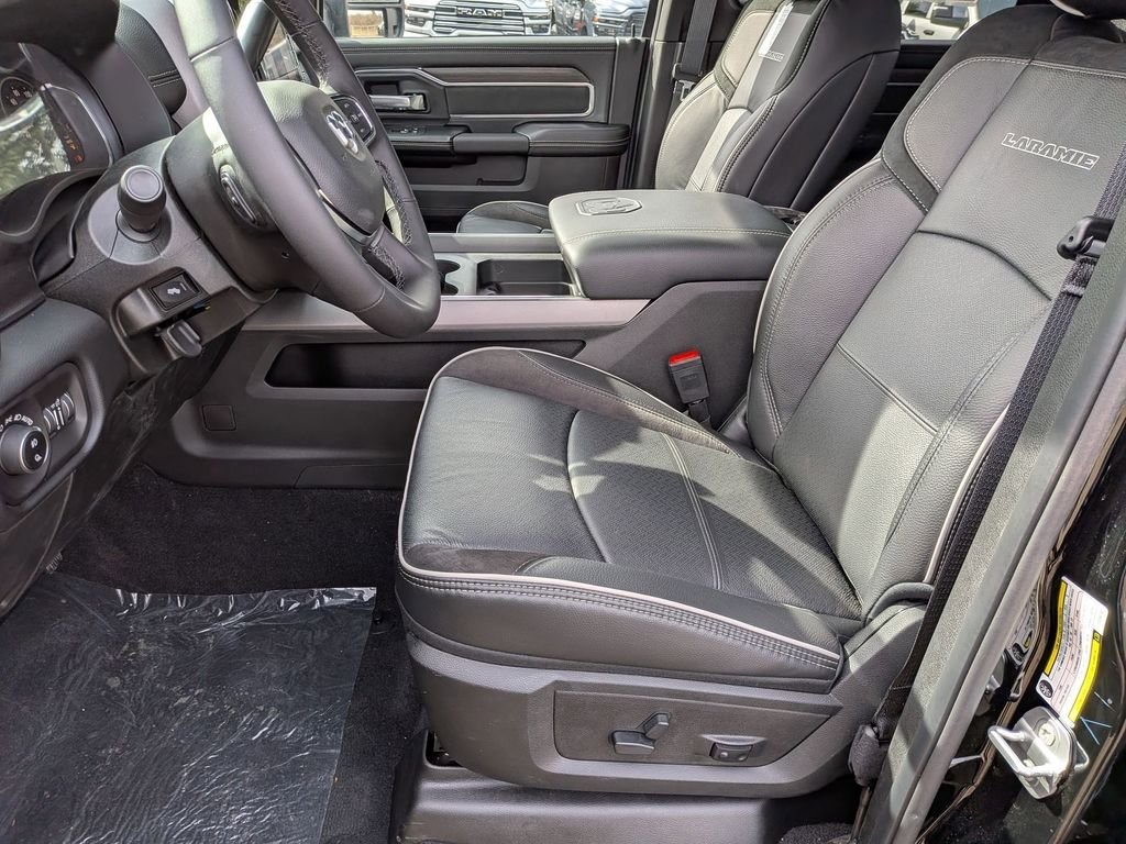New 2026 Diamond Black Crystal Pearl-Coat Exterior Paint RAM Laramie image 12