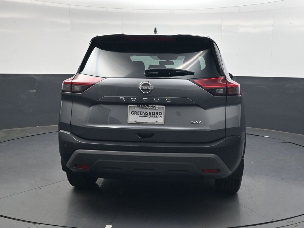 Used 2023 Gray Nissan SV image 5