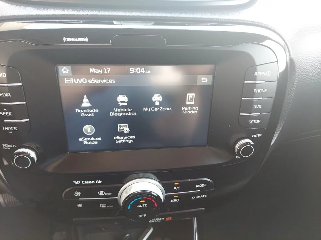 Used 2018 Black Kia Exclaim image 24