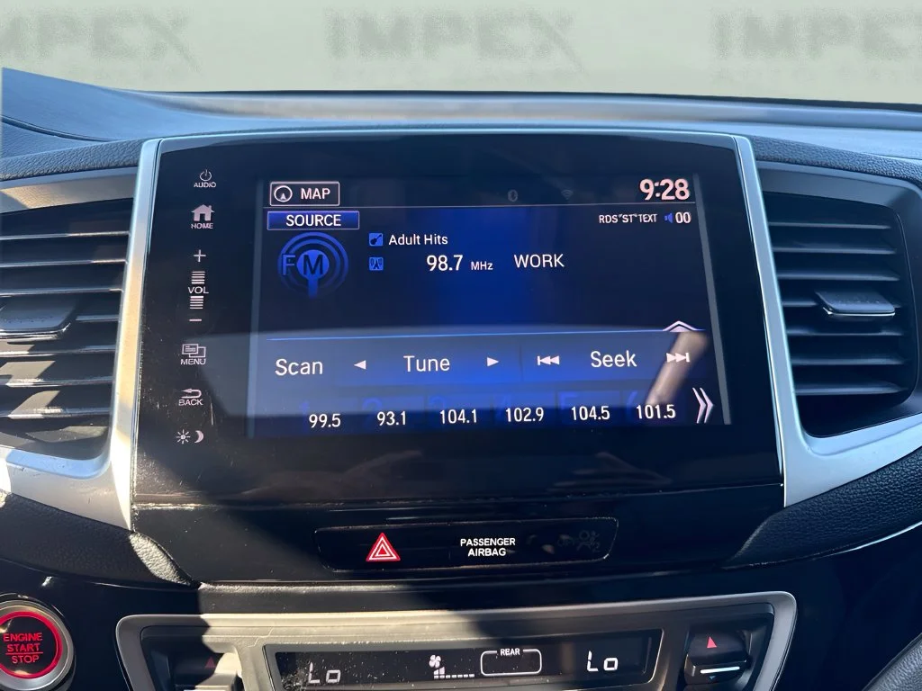 Used 2017  Honda Touring image 15