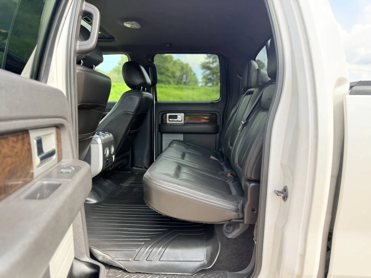 Used 2013 White Ford Platinum 4x4 4dr SuperCrew Styleside 5.5 ft. SB image 17