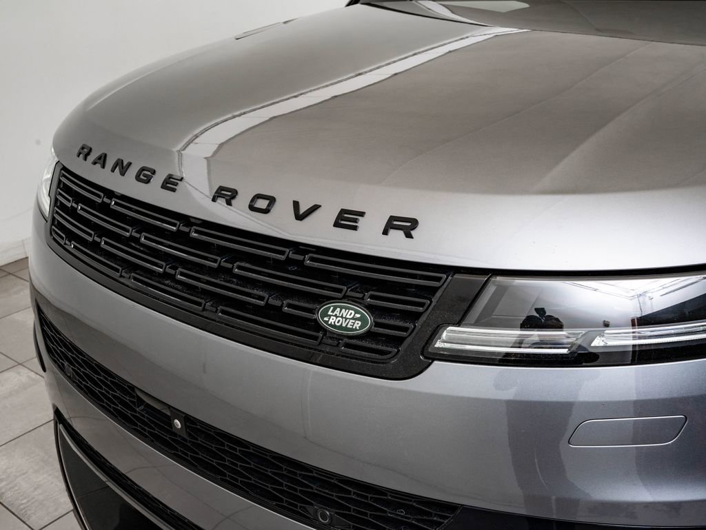 Used 2023 Gray Land Rover SE image 16
