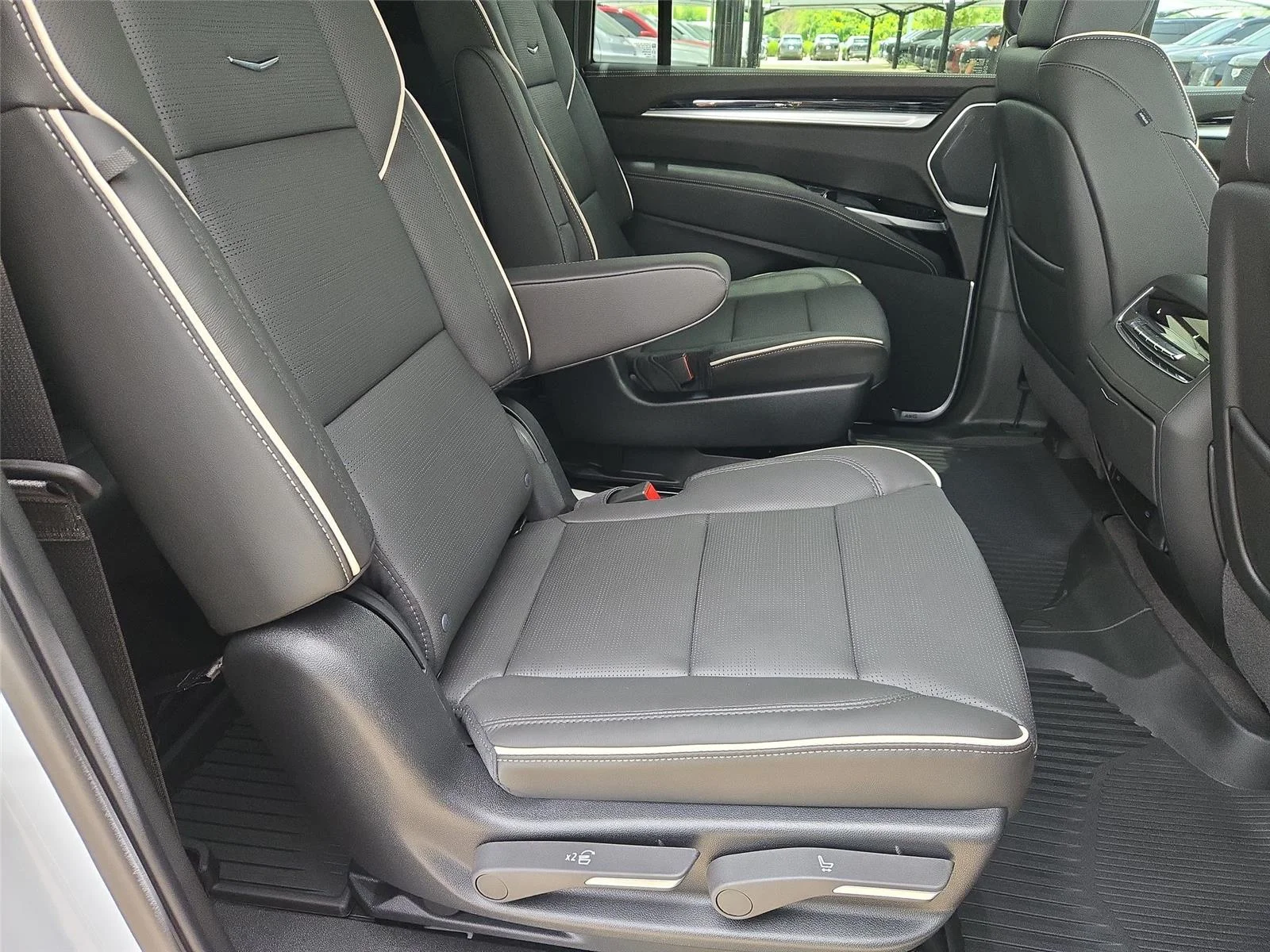 2026 Cadillac Escalade ESV Sport - Photo 30