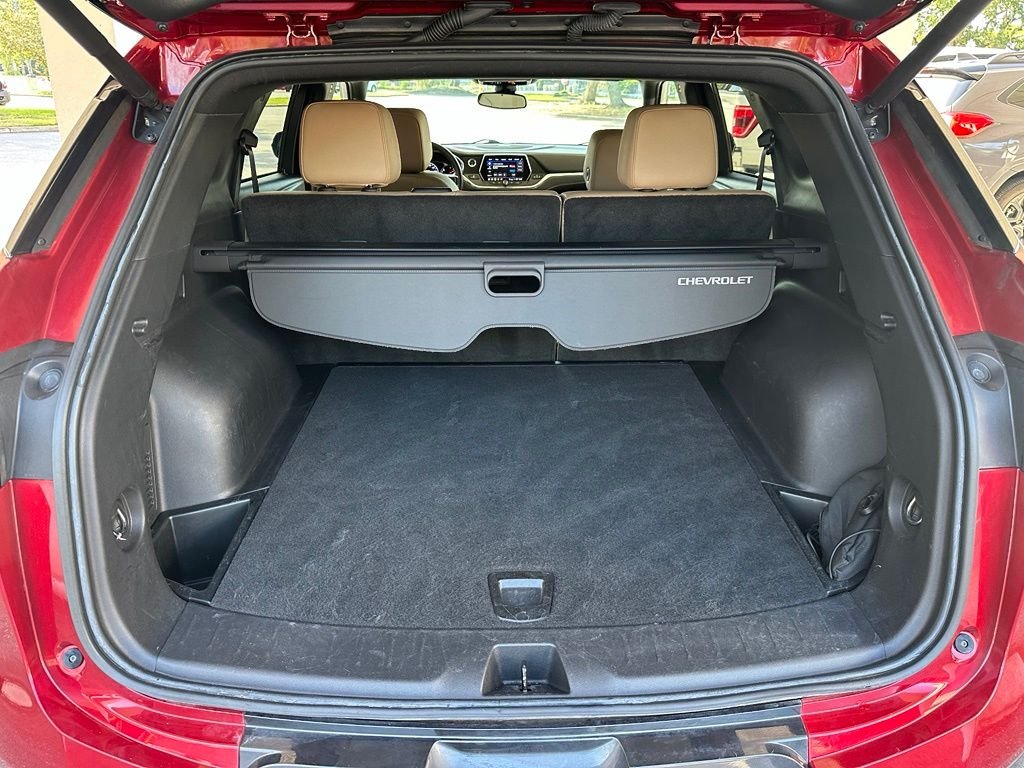 Used 2022 Red Chevrolet Premier image 32