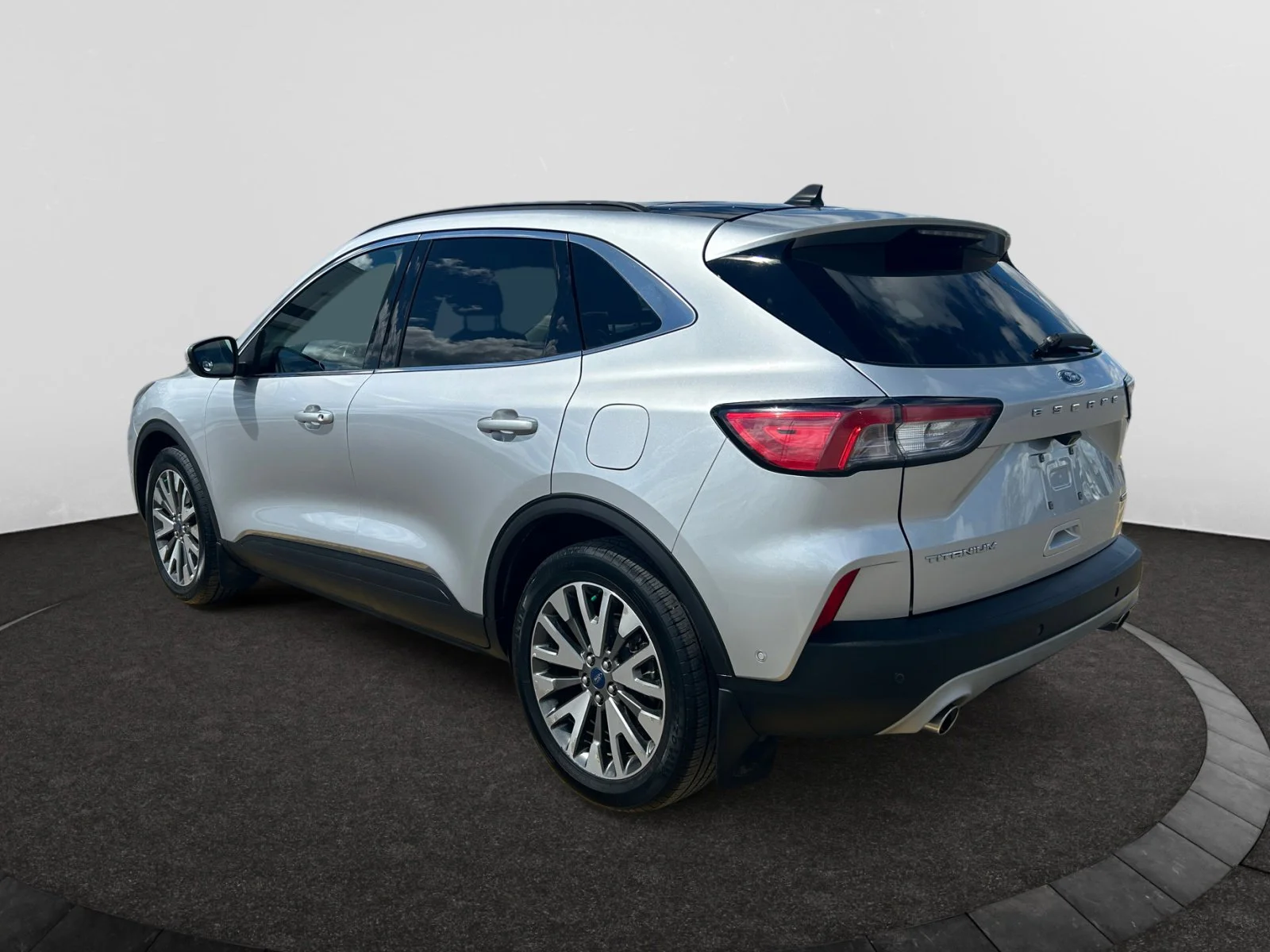 Used 2020 SILVER Ford TITANIUM HYBRID AWD image 3