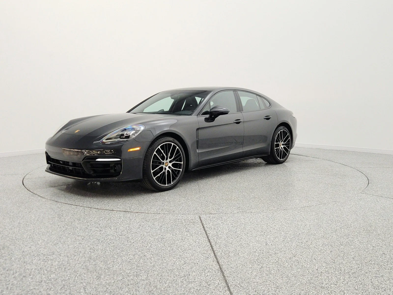 2023 Porsche Panamera 4 Platinum Edition's photo