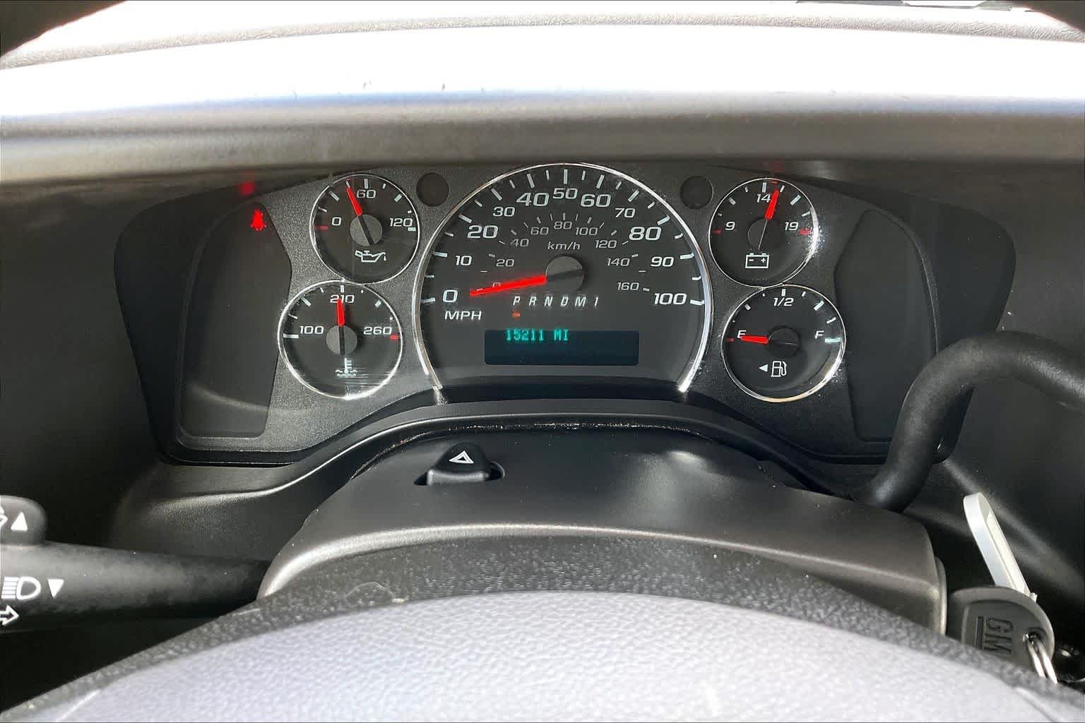 Used 2025 Summit White Chevrolet  image 21