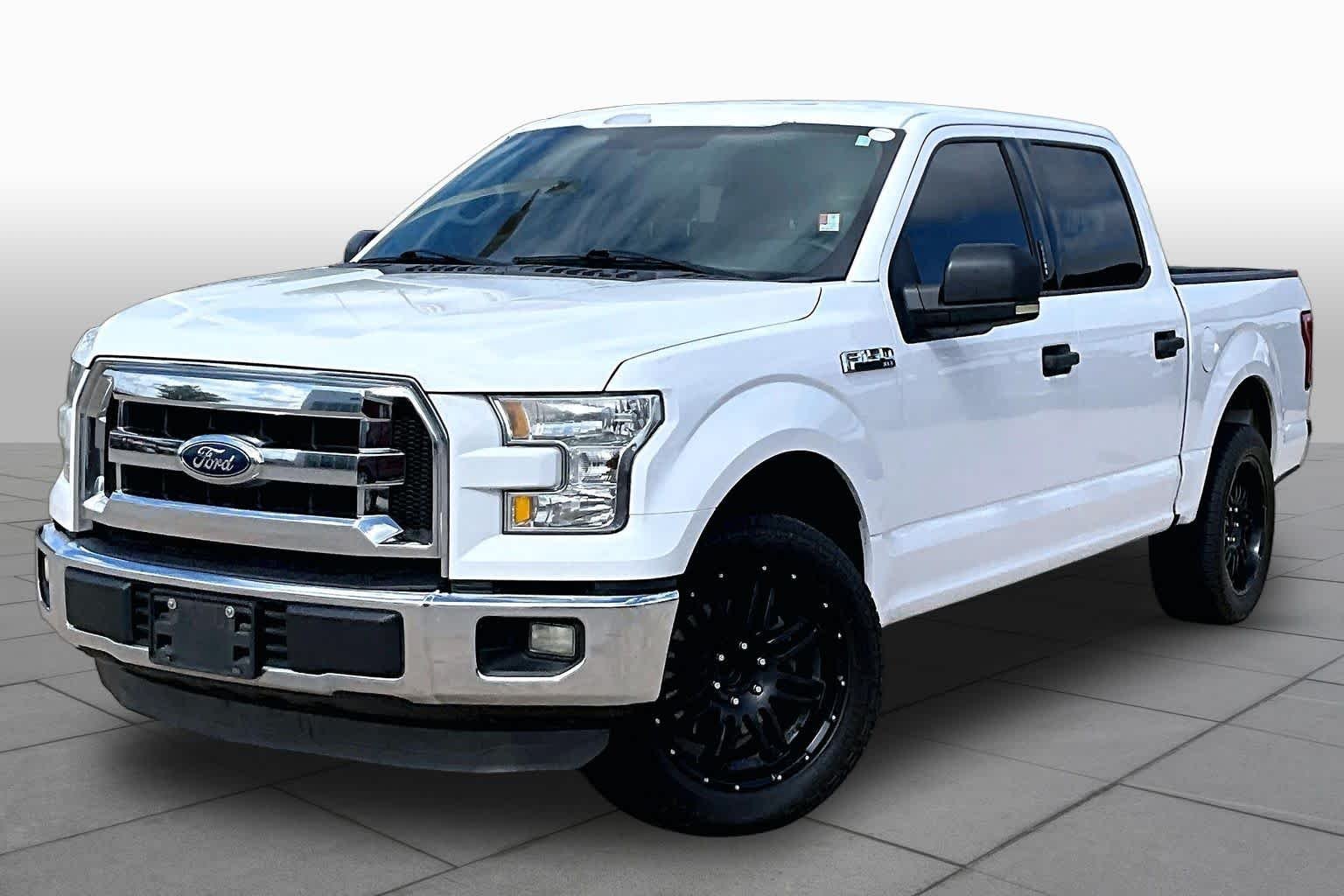 Used 2015 Oxford White Ford XLT image 2