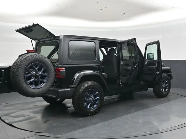New 2026 Black Clear-Coat Exterior Paint Jeep 85th Anniversary Edition image 48