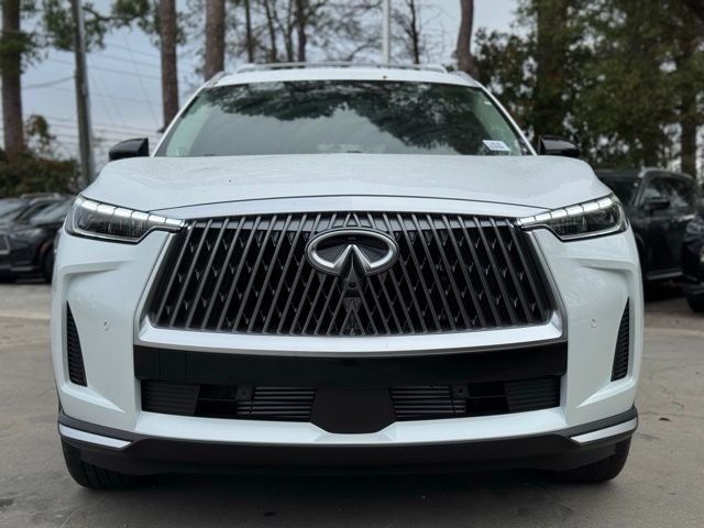New 2026 RADIANT WHITE INFINITI Luxe FWD image 2