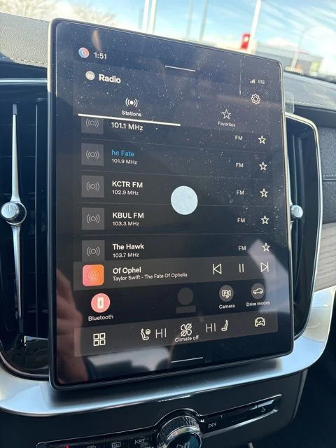 New 2026 Vapour Grey Volvo Plus image 22