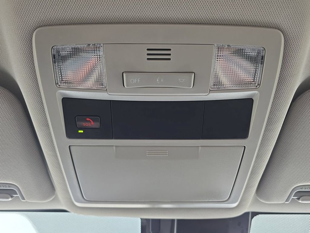 Used 2023 White Toyota SR5 image 29