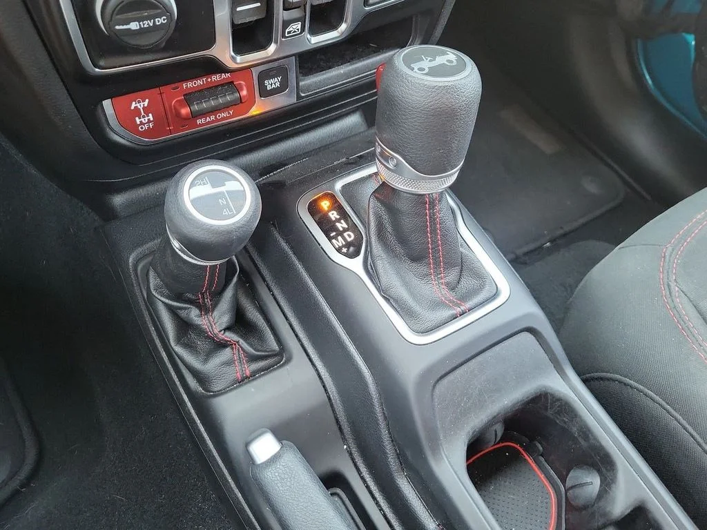 Used 2020 Bikini Pearlcoat Jeep Unlimited Rubicon image 22