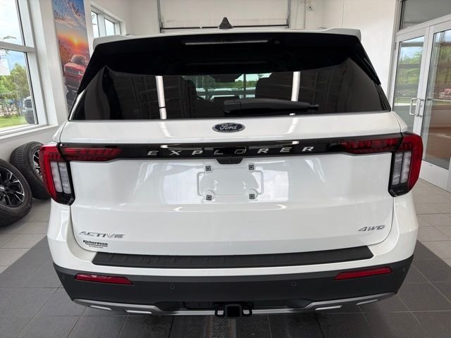 New 2026 Star White Metallic Tri-Coat Ford Active image 8