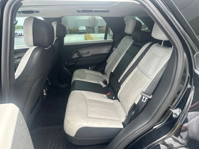 Used 2023 Black Land Rover SE Dynamic image 10