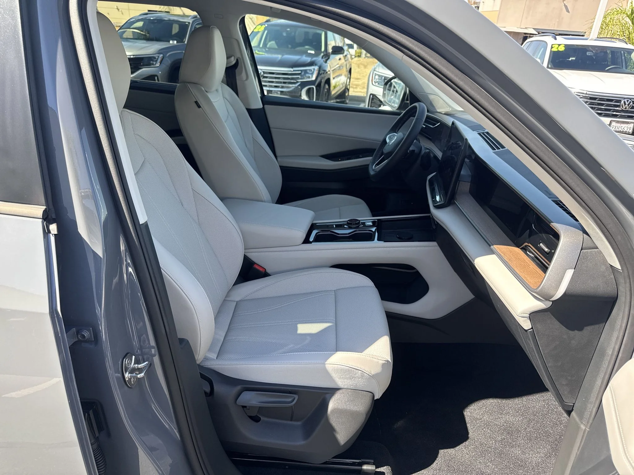 New 2027 Pure Gray Volkswagen SE w/Technology image 19