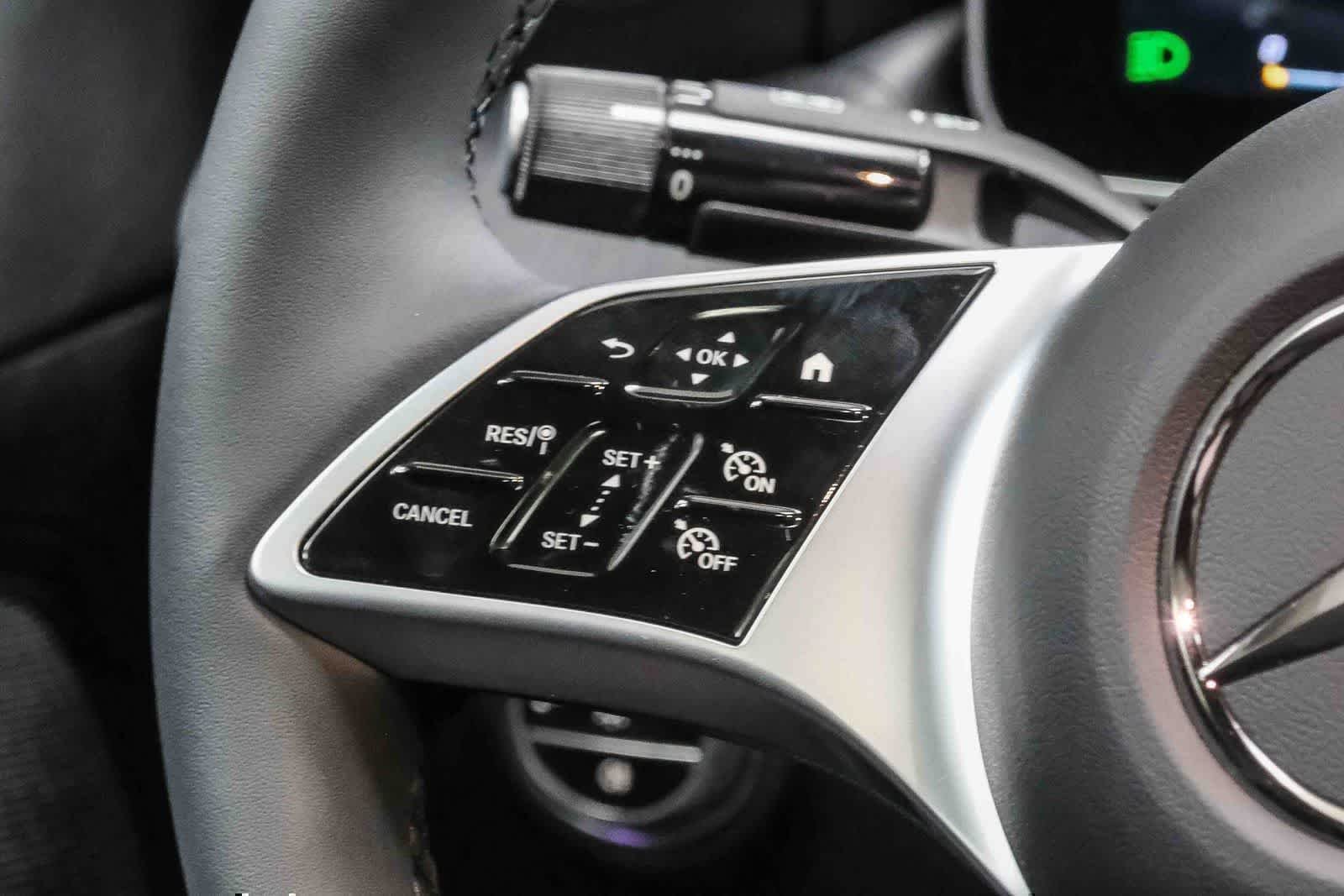 Nuevo Mercedes-Benz C 300 2026 en color gris grafito metalizado, imagen 19.