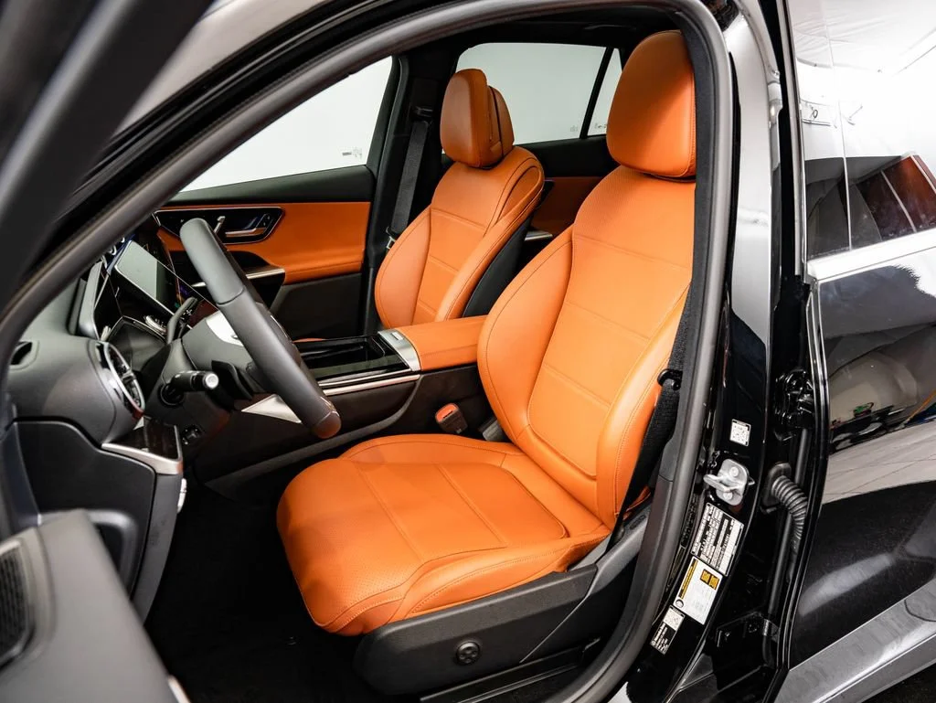 New 2026 Black Mercedes-Benz GLC 300 image 24