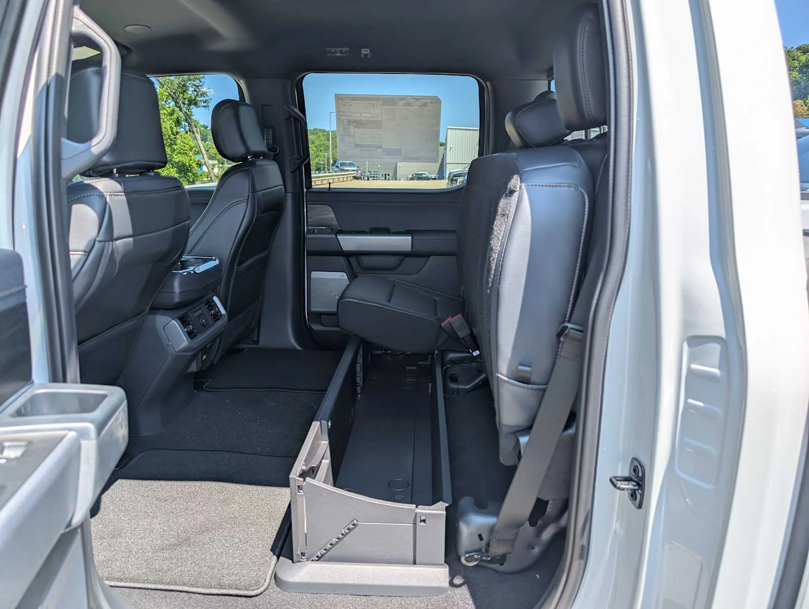 New 2026 Star White Metallic Tri-Coat Ford Lariat® image 20