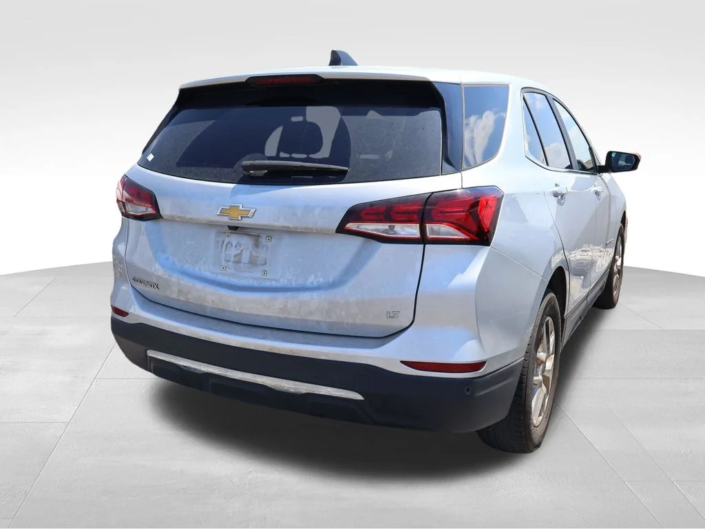 Used 2022 Silver Ice Metallic Chevrolet LT image 16
