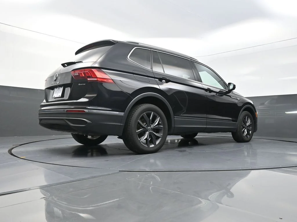 Used 2023 Black Volkswagen 2.0T SE image 27