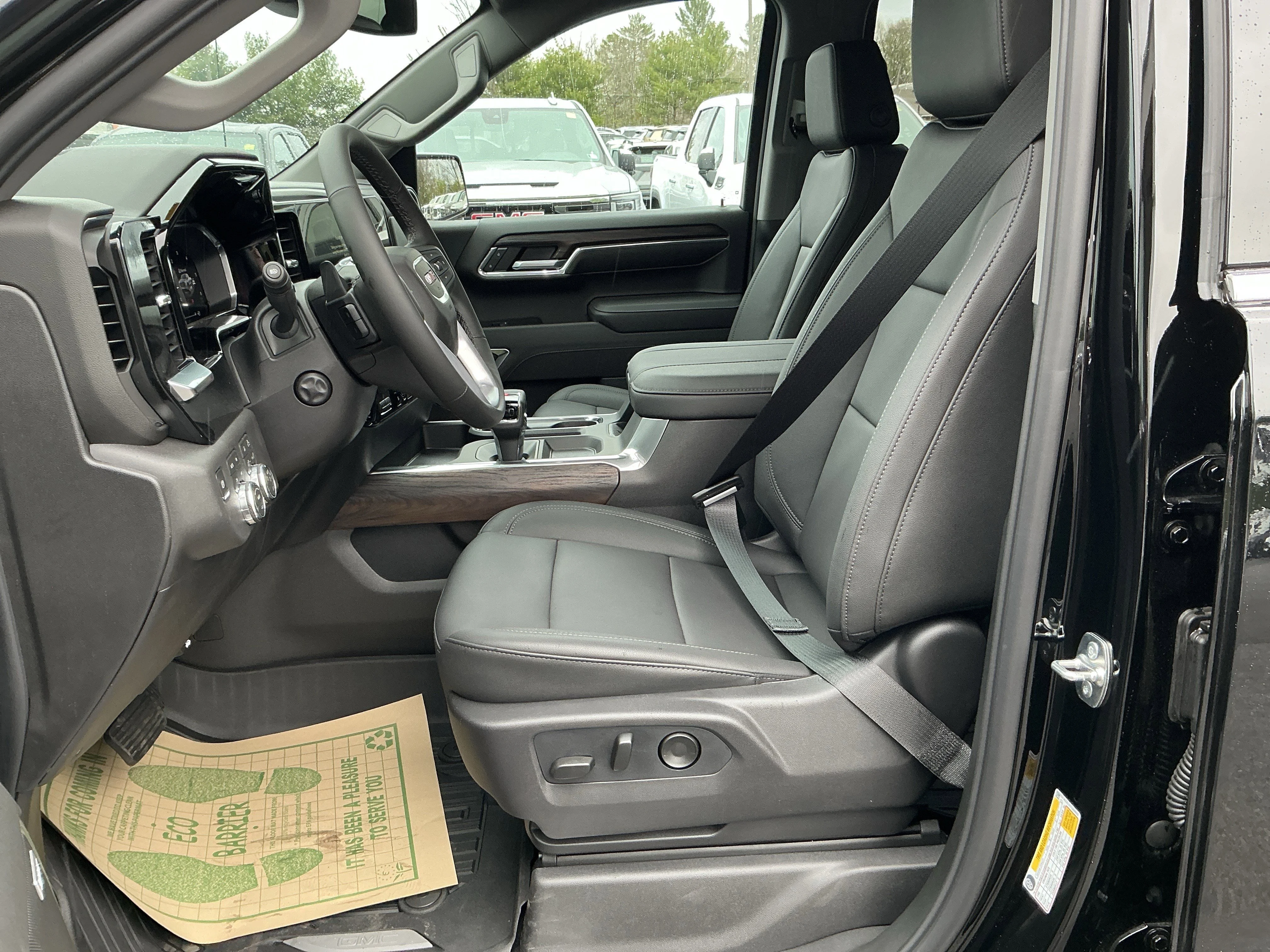 2026 GMC Sierra 1500 SLT - Photo 15