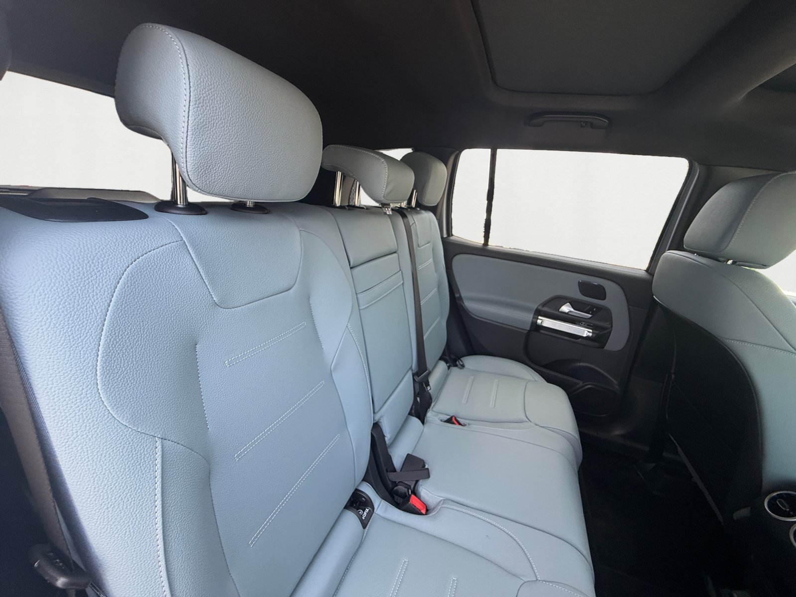 New 2026 Cirrus Silver Metallic Mercedes-Benz GLB 250 image 43
