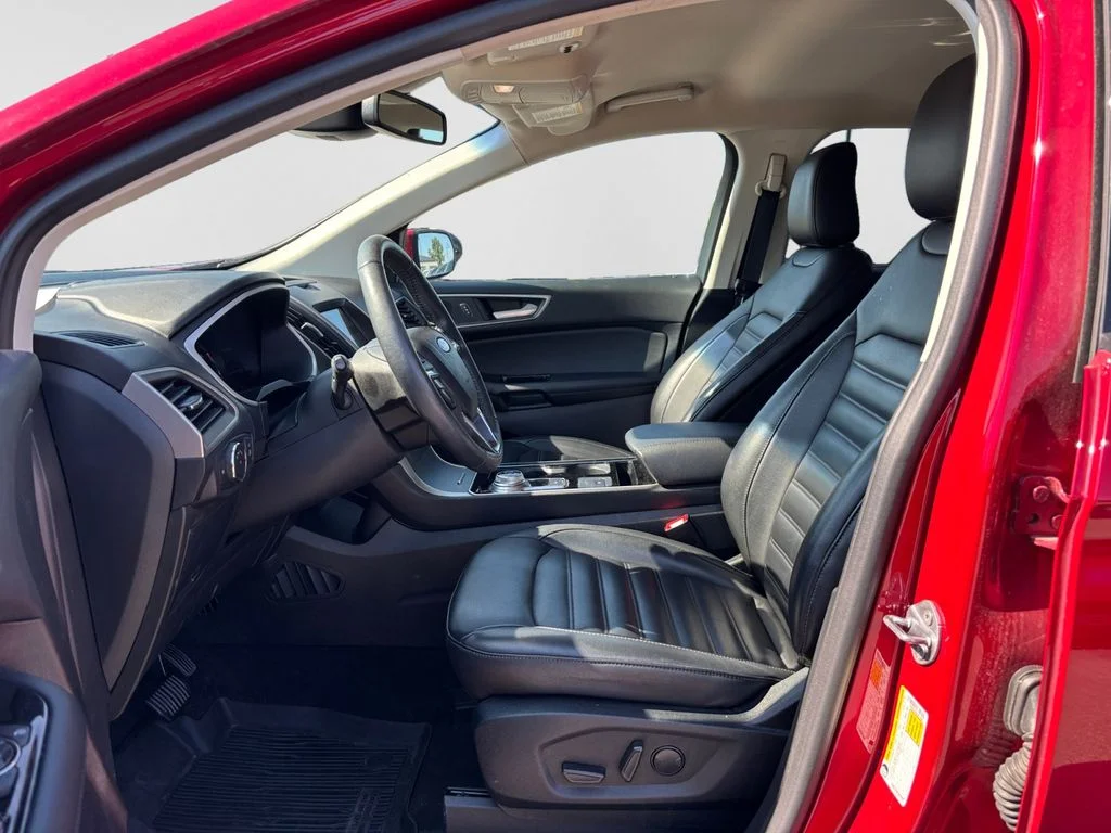 Used 2020 Red Ford SEL image 10