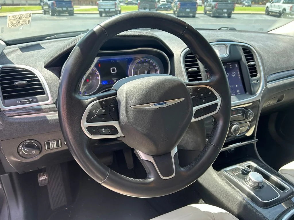 Used 2021 Granite Crystal Clearcoat Metallic Chrysler Touring image 12