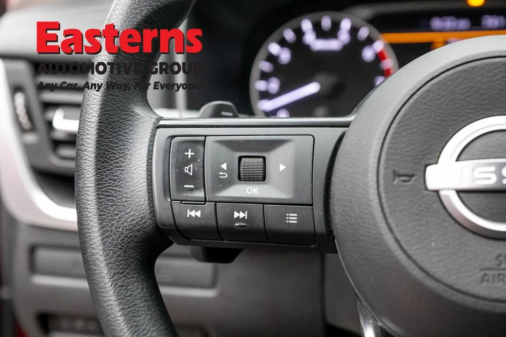 Used 2023 Red Nissan S image 15