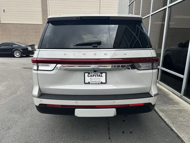 Used 2024 White Lincoln Reserve image 26