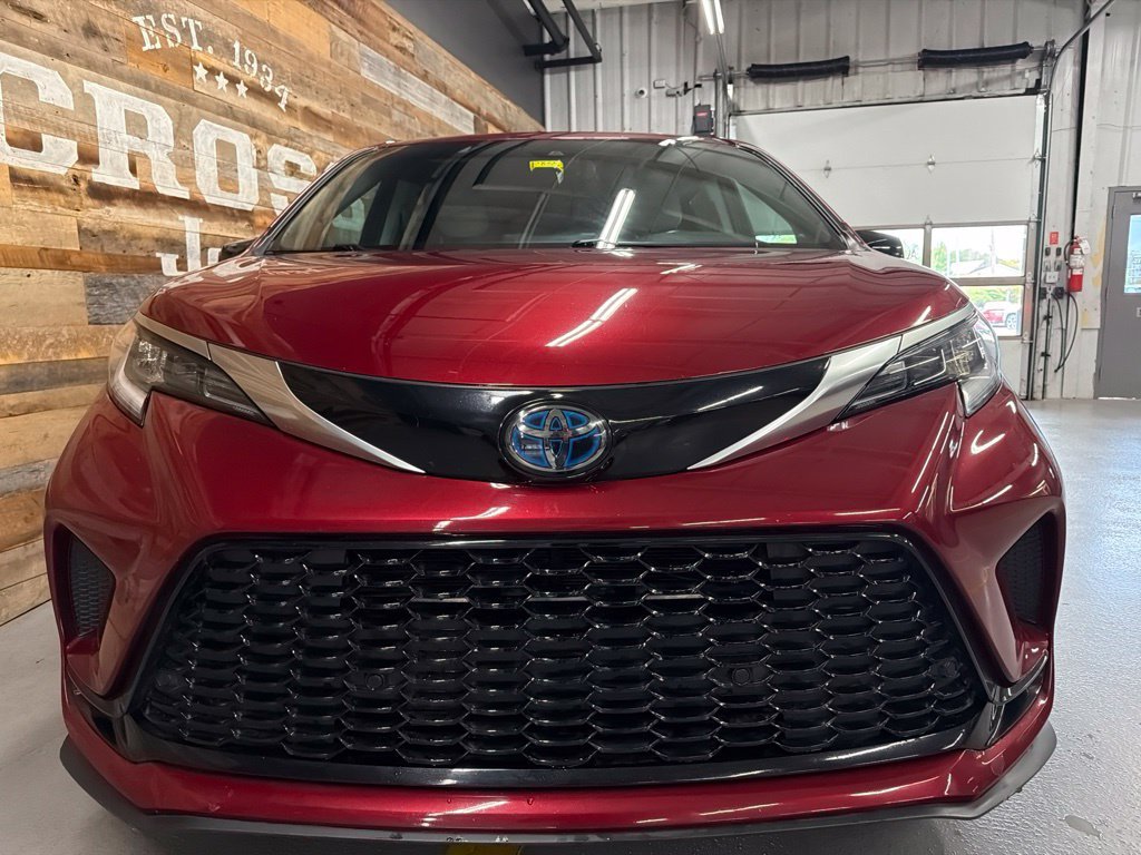 Used 2021 Pearl Toyota XSE image 5