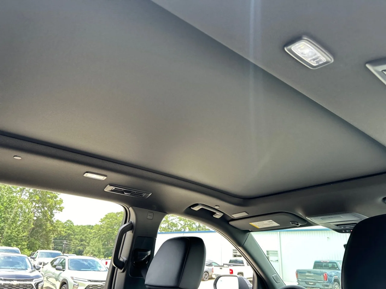 New 2026 Sterling Metallic GMC Elevation image 23