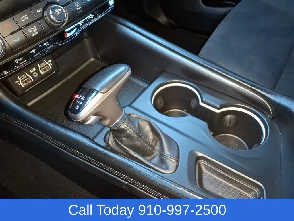 Used 2023 Black Dodge SXT Launch Edition RWD image 23