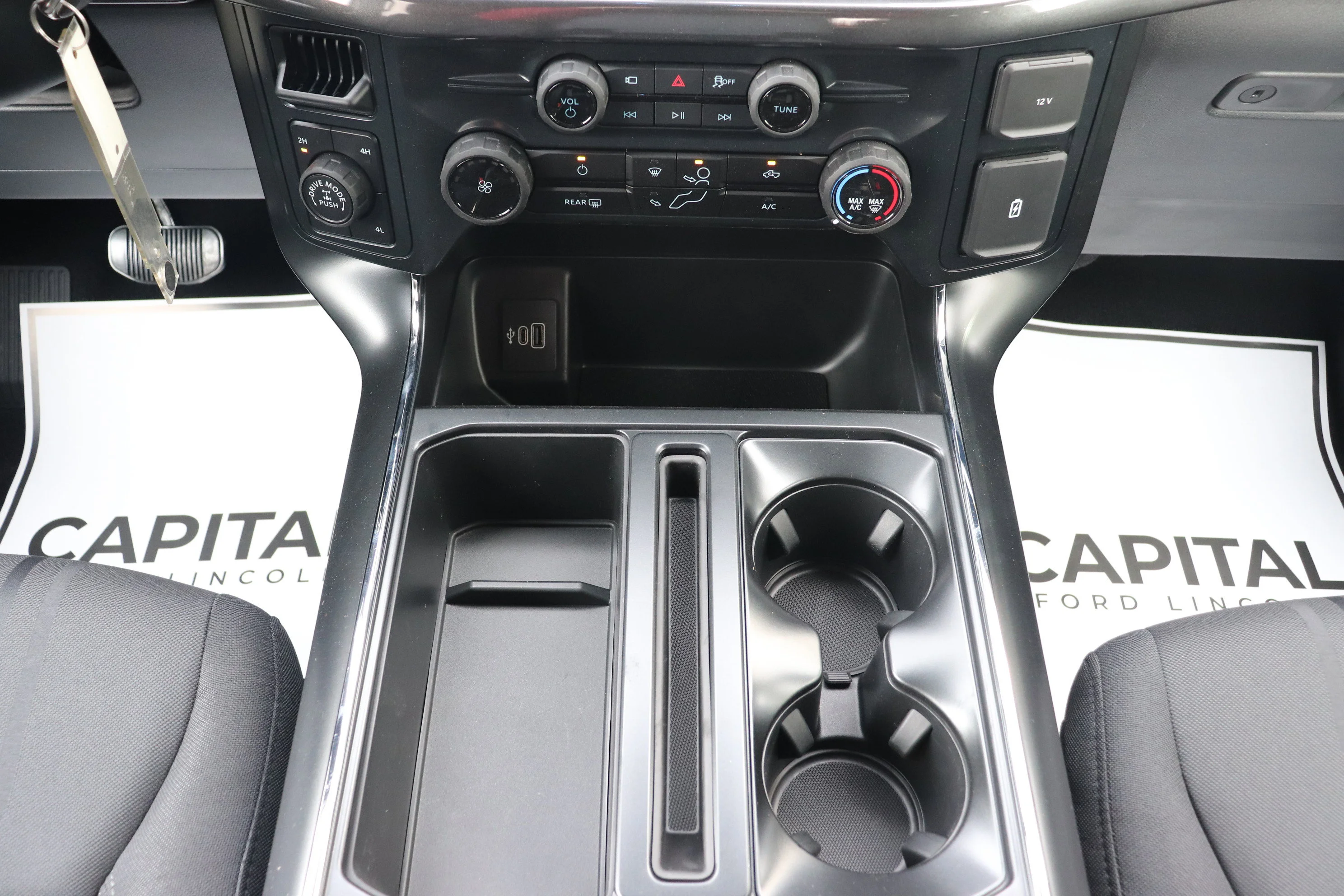 New 2026 CARBONIZED GREY METALLIC Ford STX image 16