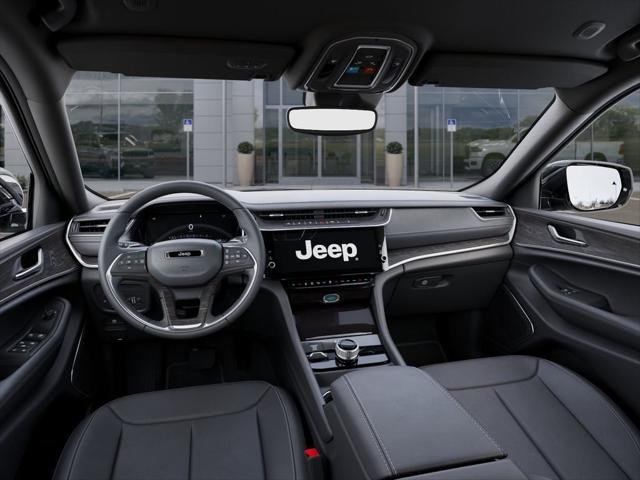 New 2026 Diamond Black Crystal Pearl-Coat Exterior Paint Jeep Limited image 40