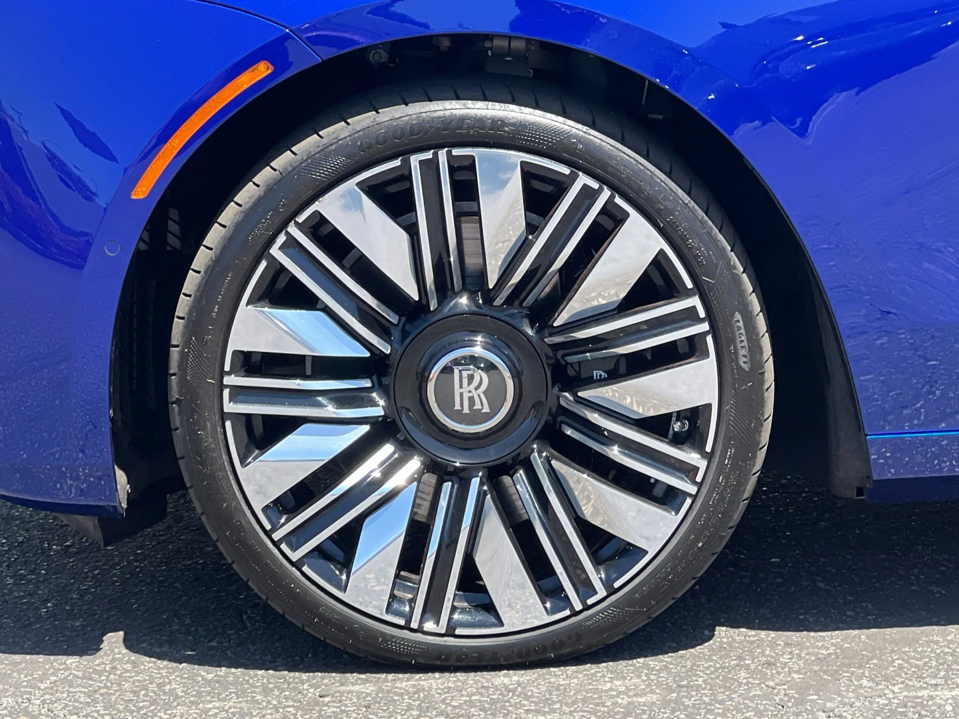 Certified Used 2026 Blue Rolls-Royce  image 31