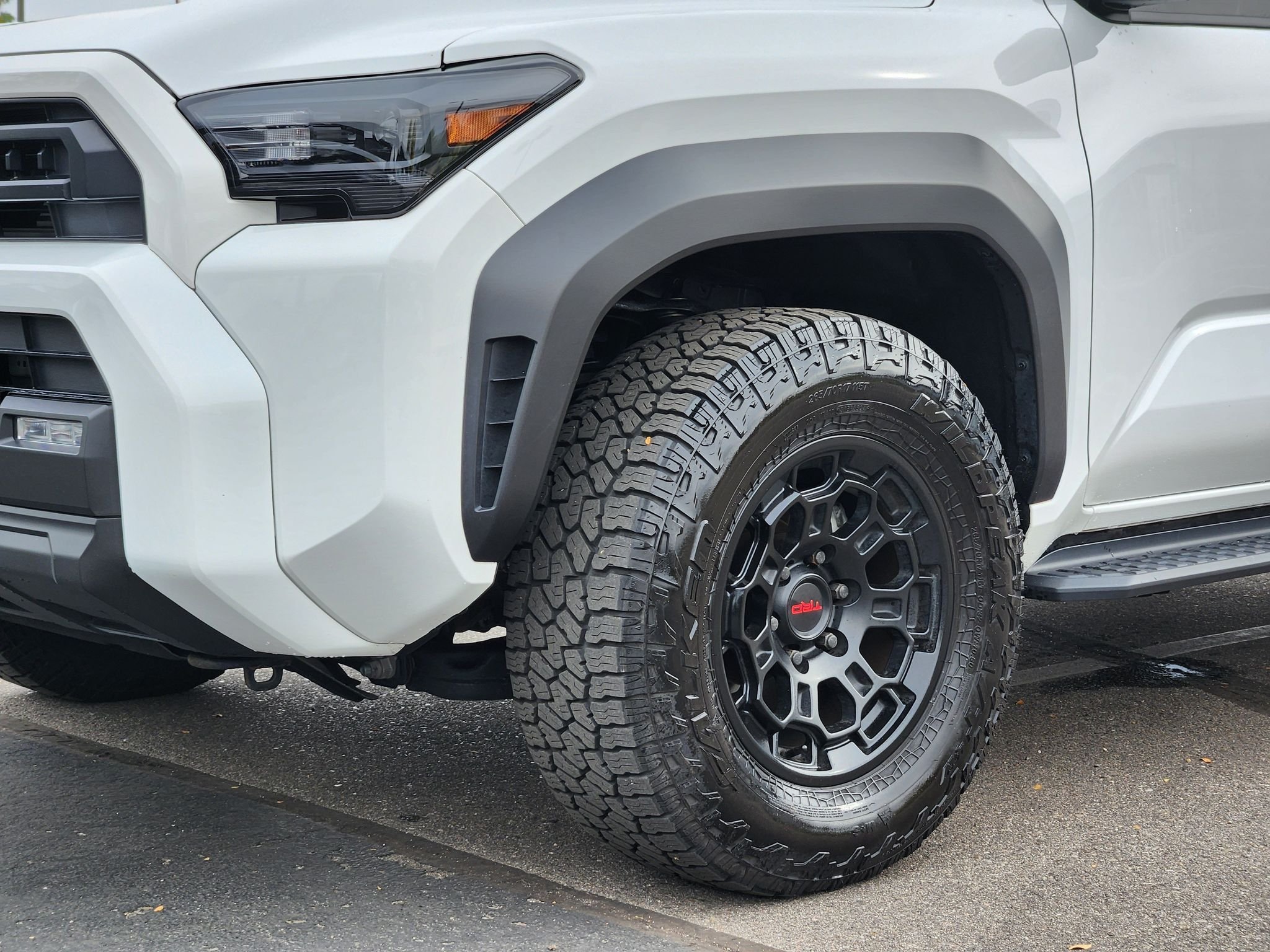 Used 2025 Ice Cap Toyota SR5 image 9