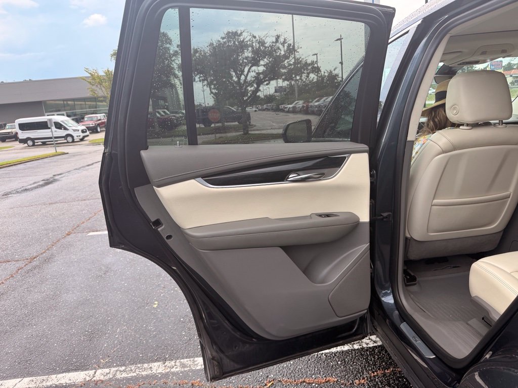 Used 2020 Gray Cadillac Premium Luxury image 7