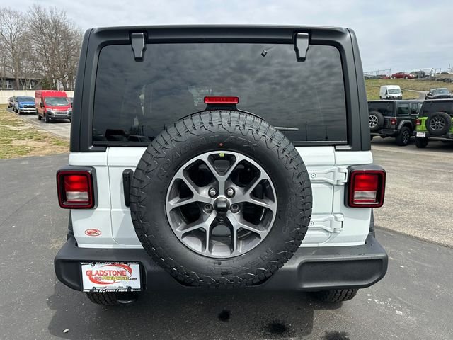 New 2026 Bright White Clear-Coat Exterior Paint Jeep Sport S image 7