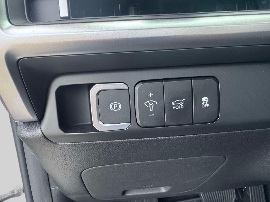 Used 2026 White Hyundai SEL image 19
