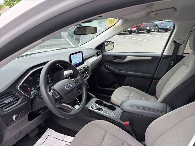 Used 2022 White Ford SE image 12