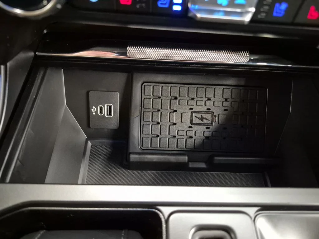 New 2026 Blue Ford Lariat image 34